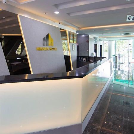 Higher Hotel Bandar Seri Begavan Dış mekan fotoğraf