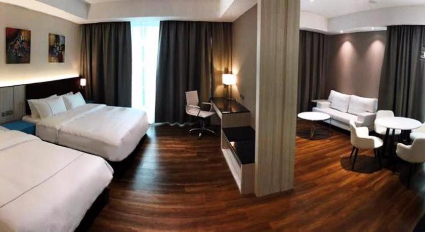 Higher Hotel Bandar Seri Begavan Dış mekan fotoğraf