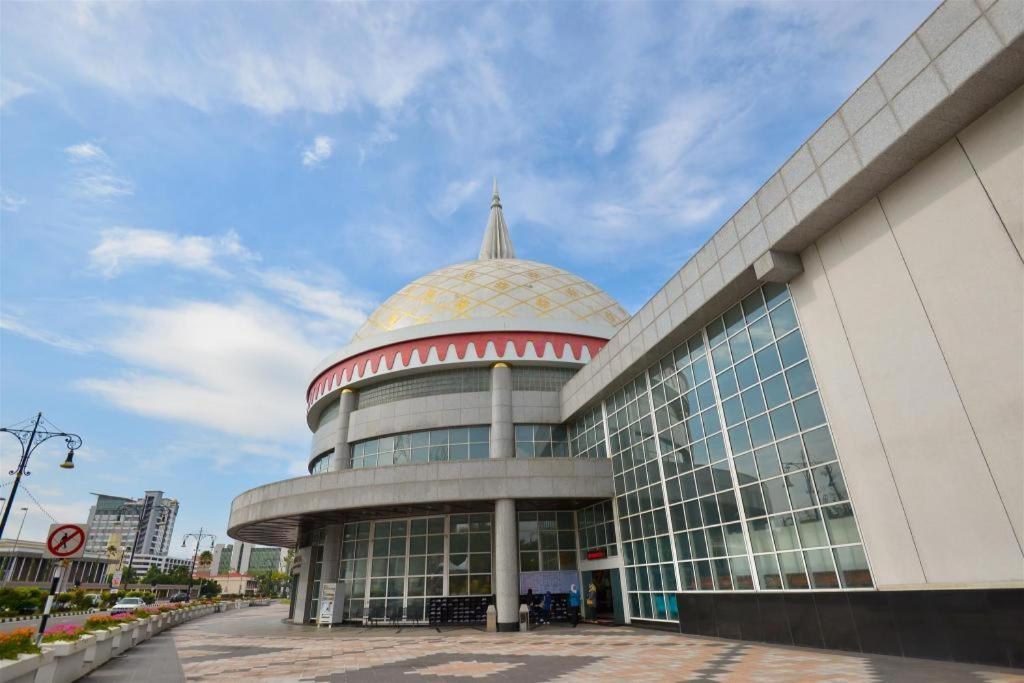 Higher Hotel Bandar Seri Begavan Dış mekan fotoğraf