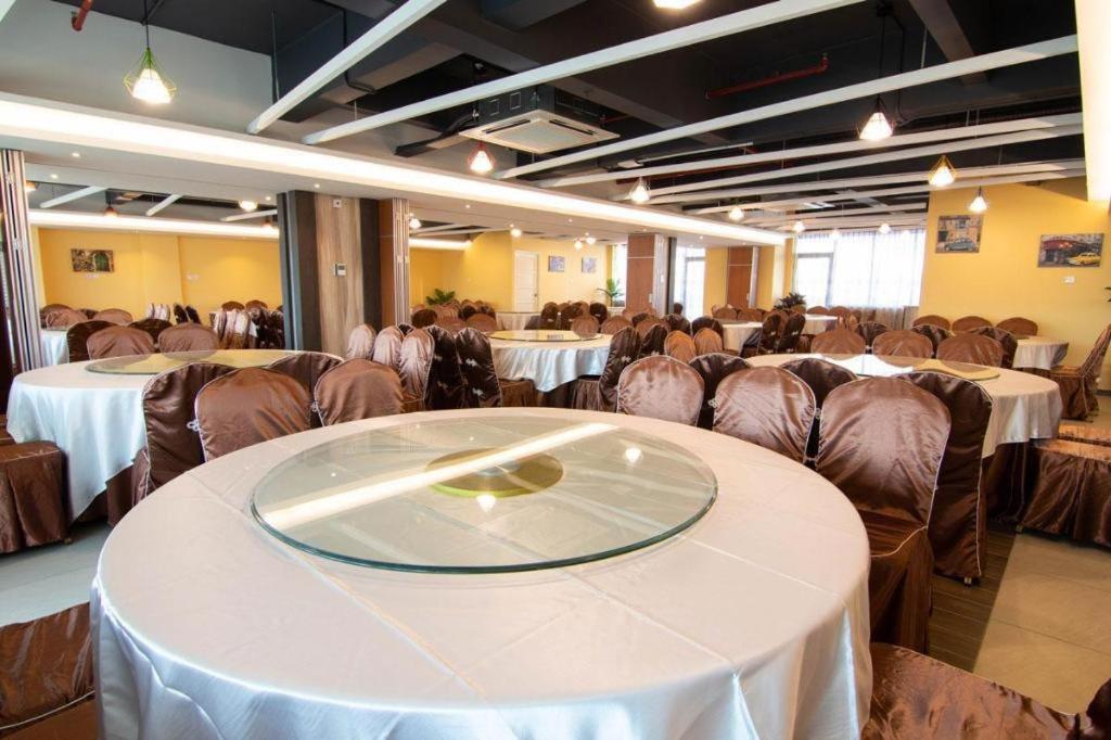 Higher Hotel Bandar Seri Begavan Dış mekan fotoğraf