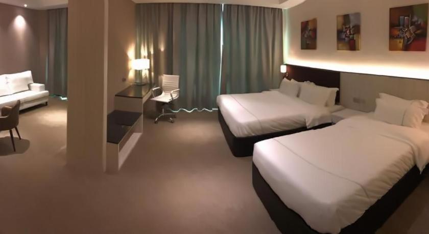 Higher Hotel Bandar Seri Begavan Dış mekan fotoğraf