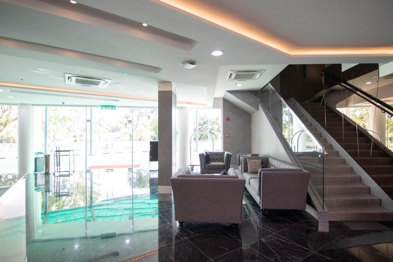 Higher Hotel Bandar Seri Begavan Dış mekan fotoğraf