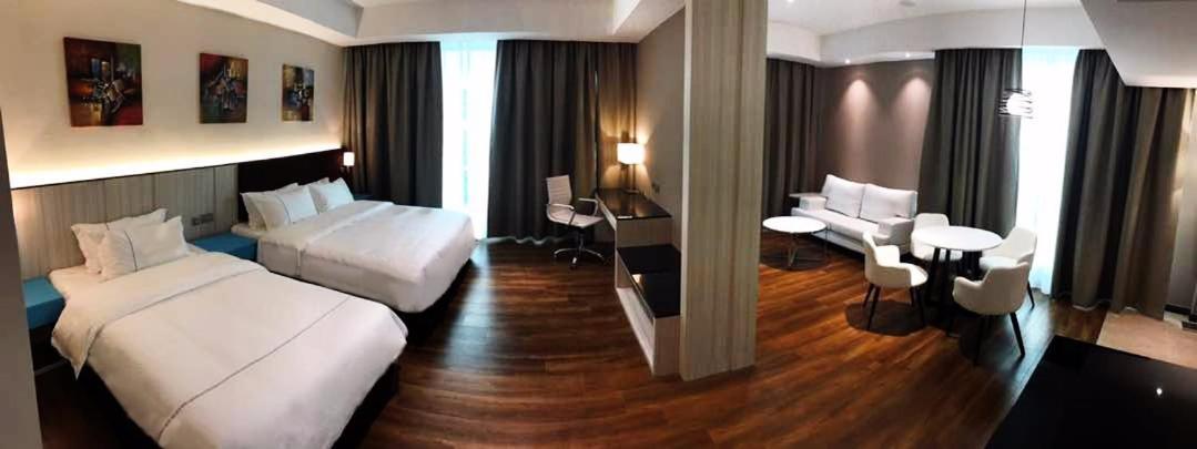 Higher Hotel Bandar Seri Begavan Dış mekan fotoğraf