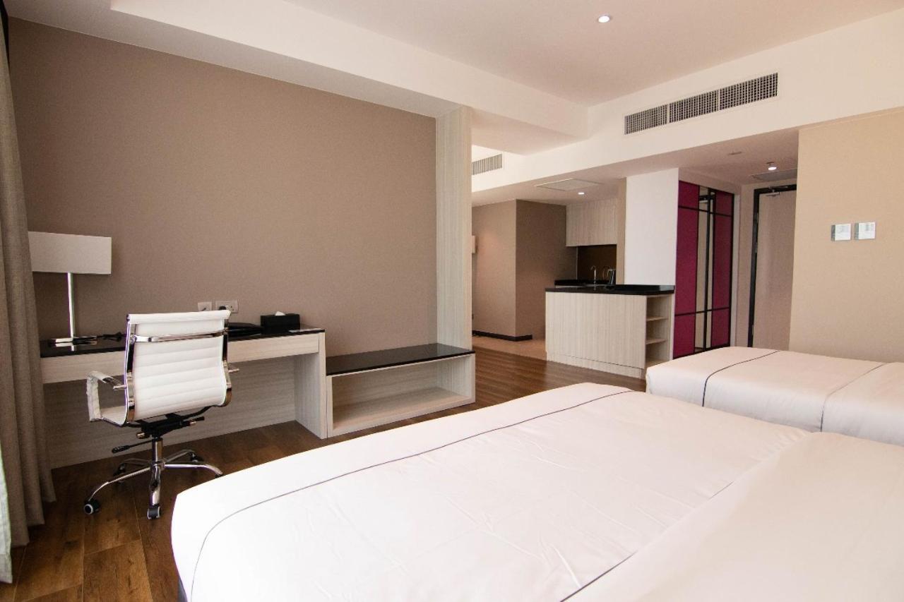 Higher Hotel Bandar Seri Begavan Dış mekan fotoğraf